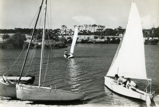 Lac de Tanchet et voiliers - éditions d'Art Yvonbis