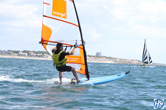 Planche à voile - Locations Institut Sports Océan